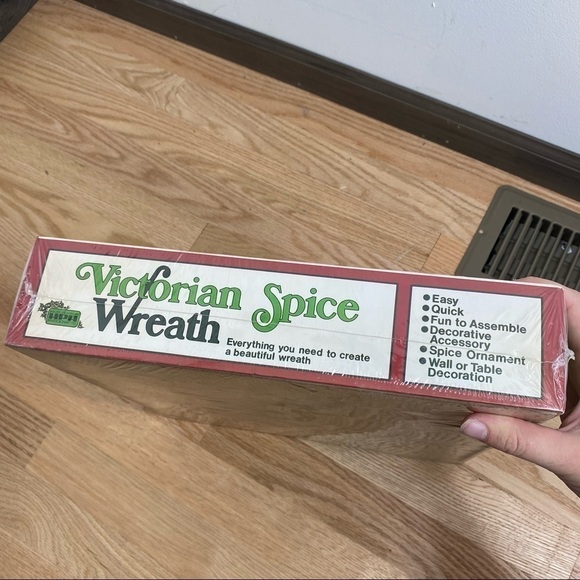 Vintage Christmas Victorian Spice Wreath Craft Kit NEW 19” Diameter - Picture 6 of 6